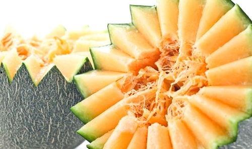 吃牛肉后可以吃哈密瓜,营养互补的美食体验