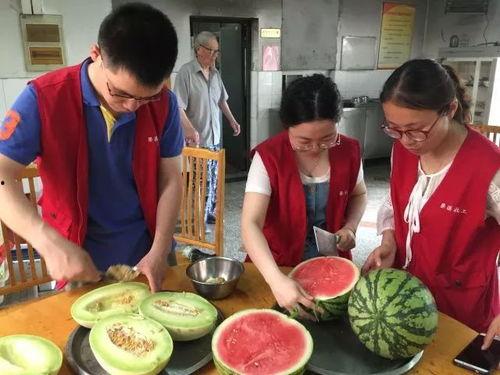 奶奶家吃瓜,回忆中的甜蜜时光